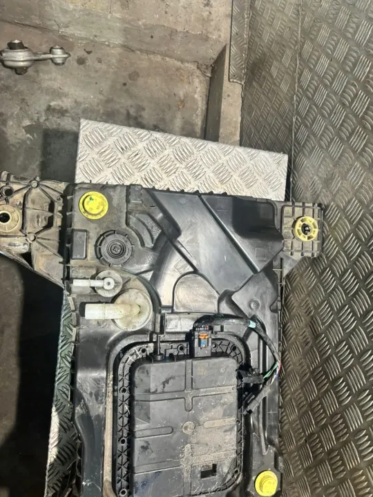 Pompe et réservoir AdBlue OEM 9826092180 Peugeot image 3