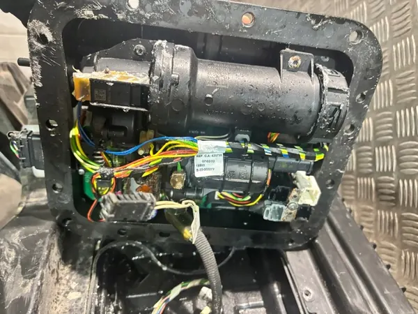 Pompe et réservoir AdBlue OEM 9826092180 Peugeot image 5