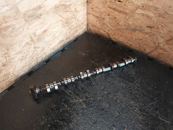 Insugningskamaxel BMW 5 E39 520i M52B20 1703890f image 2