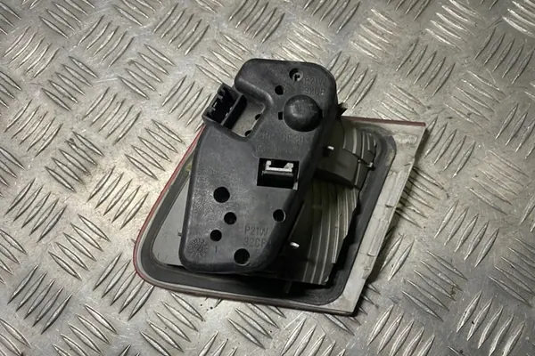 Lámpara de maletero izquierda BMW 3 (E46) 63218368759 image 2