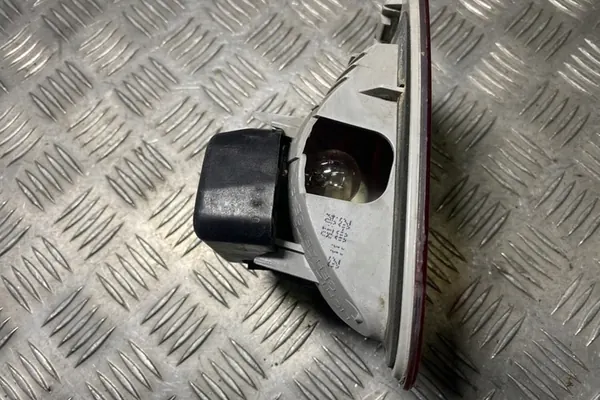 Lámpara de maletero izquierda BMW 3 (E46) 63218368759 image 4