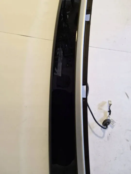 Spoiler coffre Mercedes-Benz C W205 2018 OEM A2057700900 image 4
