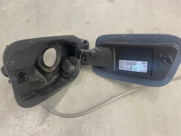 Mécanisme de trappe à carburant OEM 8Y4809906 Audi A3 8Y image 3