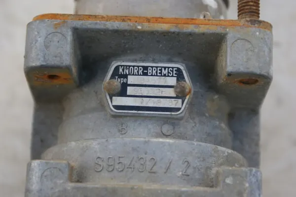 Broms huvudventil Knorr-Bremse MB4811 för MAN L2000 image 4
