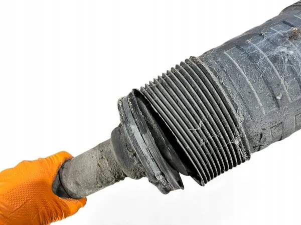 Mercedes CL C216 2008 Bakre luftfjädring stötdämpare A2213208513 image 4