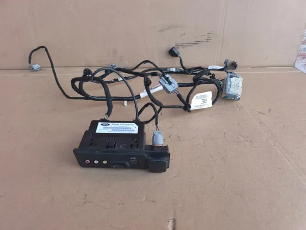 Port USB Lecteur Carte SD Ford Mondeo MK5 OEM BT4T-14F014-AE image 2