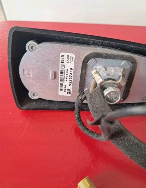 Antena OEM 92237379 para Chevrolet Camaro 2014 image 3