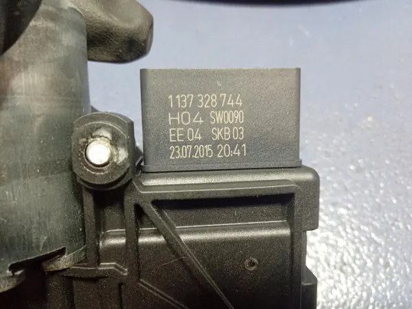 Moteur Toit Panoramique Skoda Yeti OEM 7N0959591B image 5