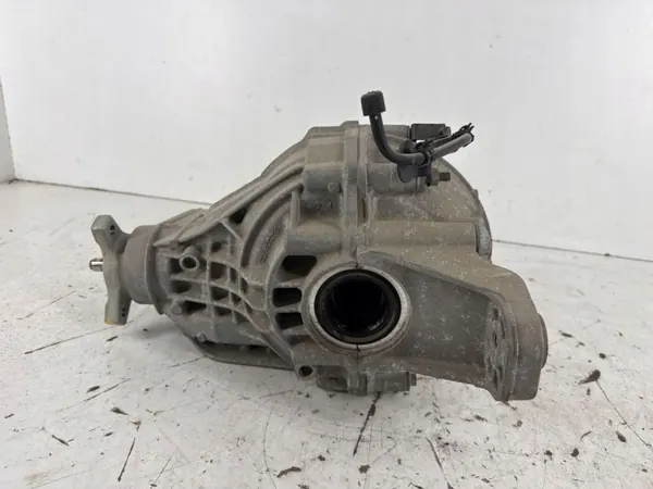 2020 Alfa Romeo Stelvio Rear Differential OEM 00552720120 image 3
