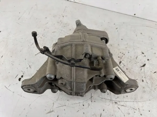 2020 Alfa Romeo Stelvio Rear Differential OEM 00552720120 image 4