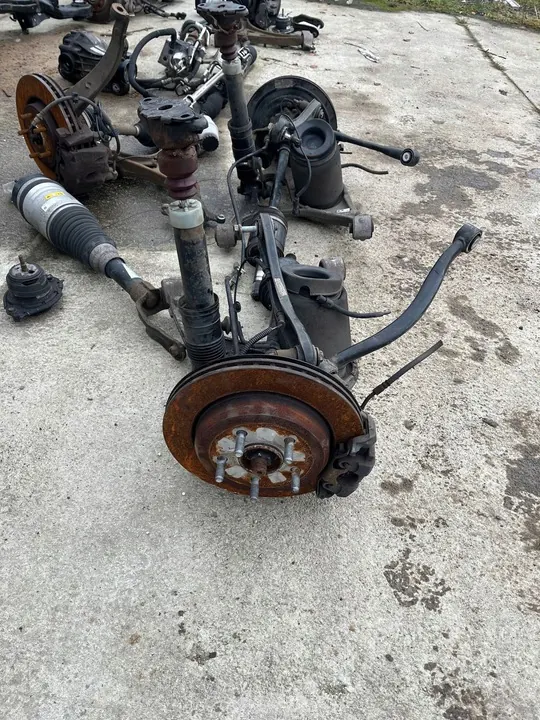 Suspension Jeep Grand Cherokee WK2 image 1