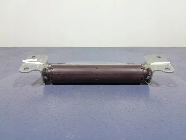 BMW X7 G07 Heckklappendämpfer OEM 7469221 image 3