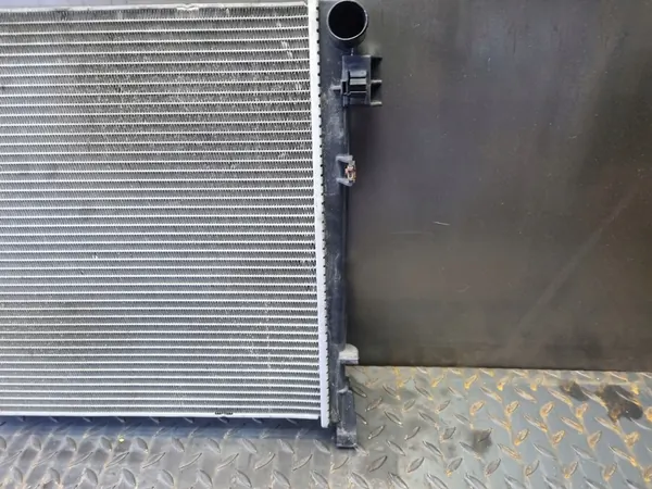 Radiador de agua Nissens Dodge Journey 2008; OEM NIS 61027 image 4