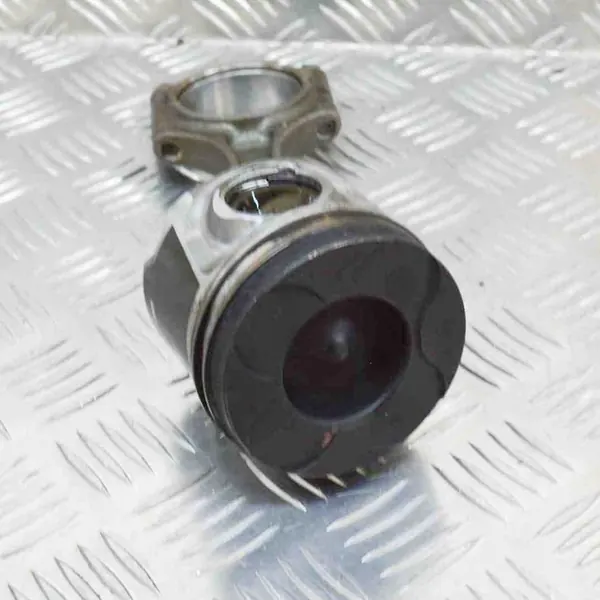 VOLVO V40 HATCHBACK KOLVEN 2.0L 2014 31339777 image 2