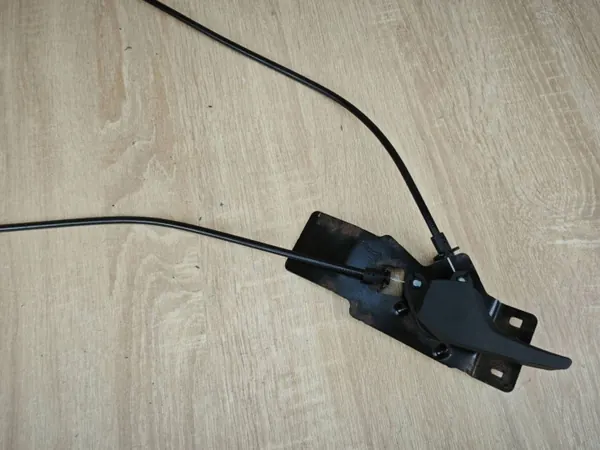 Cable apertura capó OEM 8W0823529E para Audi A4 B9 image 3