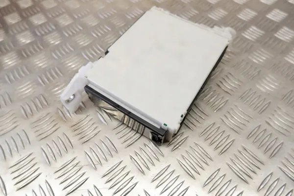 Module Confort Toyota OEM 82730K0080 pour Yaris Hybride image 10