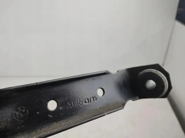 Soporte de tanque BMW OEM 7260945 - Usado image 3