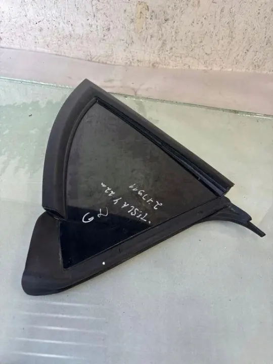 Vitre arrière droite Tesla Model S OEM 162116100B image 3