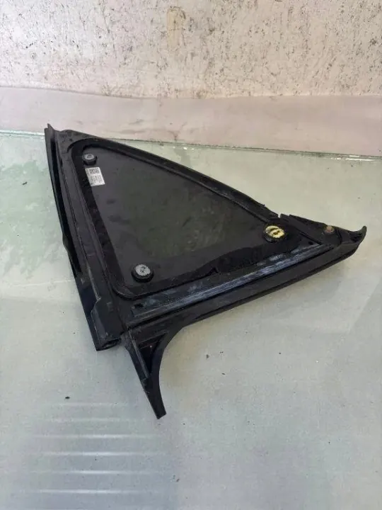 Vitre arrière droite Tesla Model S OEM 162116100B image 4