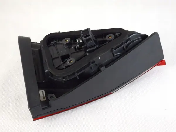 Luz trasera derecha Skoda Superb 3 Sedan 2015-2021 OEM 3V5945308D image 3