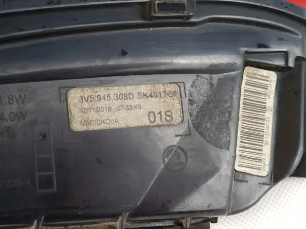 Luz trasera derecha Skoda Superb 3 Sedan 2015-2021 OEM 3V5945308D image 5