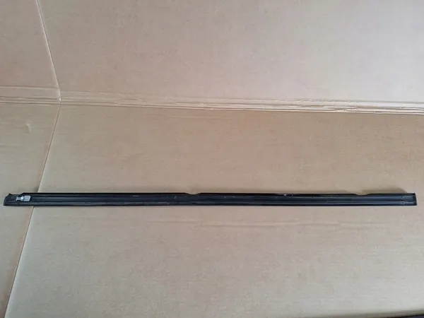 BMW 5 E34 Främre Höger Dörrlist 51131934178 image 9