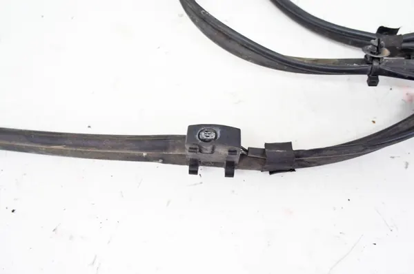 UD254 Infiniti Q30 Washer Nozzle A1768600192 image 3