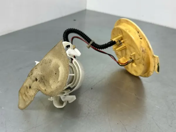 BMW F10 F11 F12 Brandstofpomp Diesel 7260648 image 4