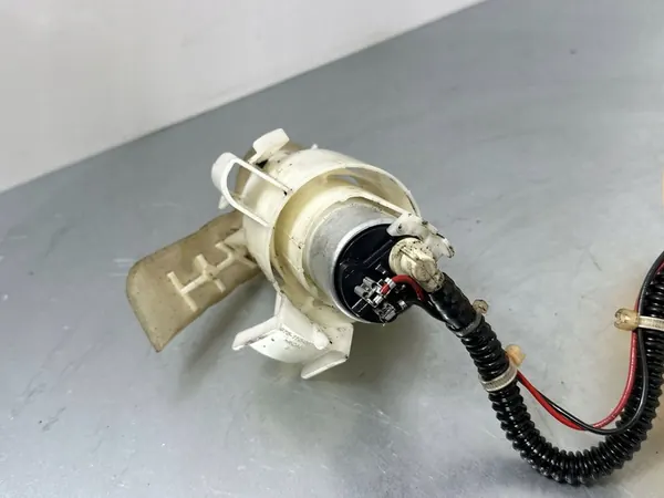 BMW F10 F11 F12 Brandstofpomp Diesel 7260648 image 7