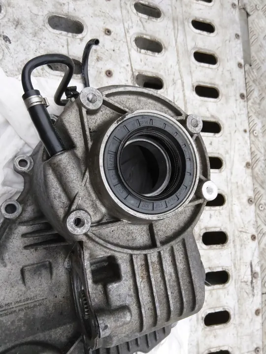 Couvercle de carter de boîte BMW X3 E83 ATC400 OEM image 4