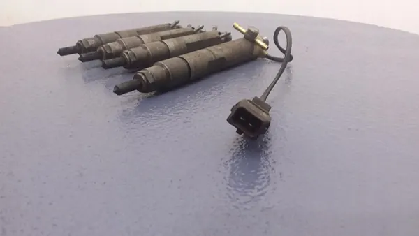 Iniettori AUDI A4 B5 1.9 TDI Set 4 pz 028130202H 028130202J image 4