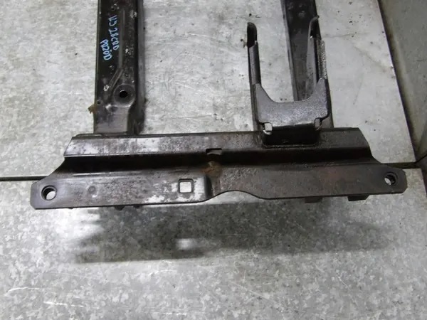 JEEP CHEROKEE KJ 2.8 CRD Sous-châssis avant image 2