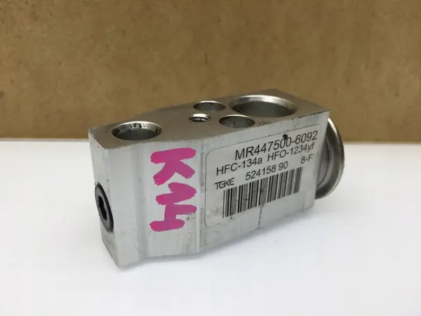 Nissan Micra K14 AC expansieventiel OEM MR447500-6092 image 2