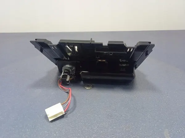VW Passat B8 Asbak Compartiment OEM 3G1857962 image 4