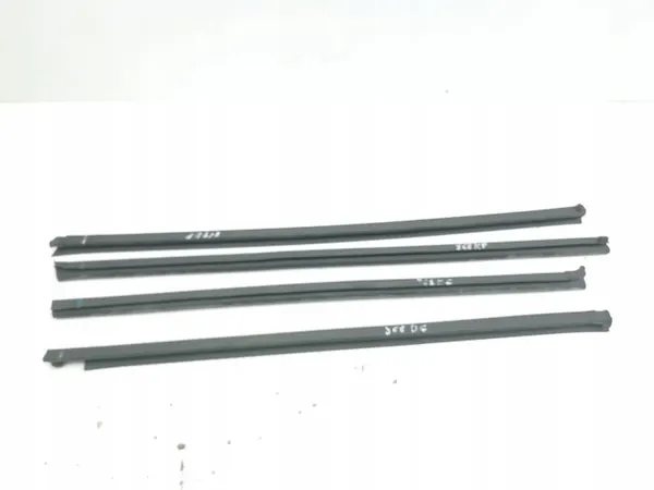 KIA Sportage 2017 Achterdeur glasrubber set OEM AMD153508 image 2