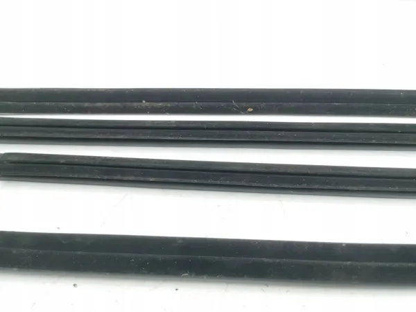 KIA Sportage 2017 Achterdeur glasrubber set OEM AMD153508 image 5