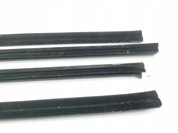 KIA Sportage 2017 Achterdeur glasrubber set OEM AMD153508 image 6