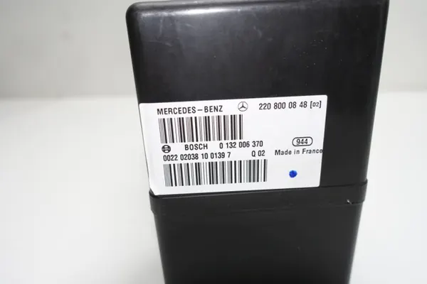 Mercedes central låspump OEM 2208000848w220 image 3