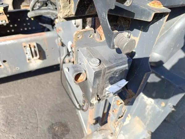 Bomba de elevação de cabina OEM 22 para Renault Magnum DXi image 2