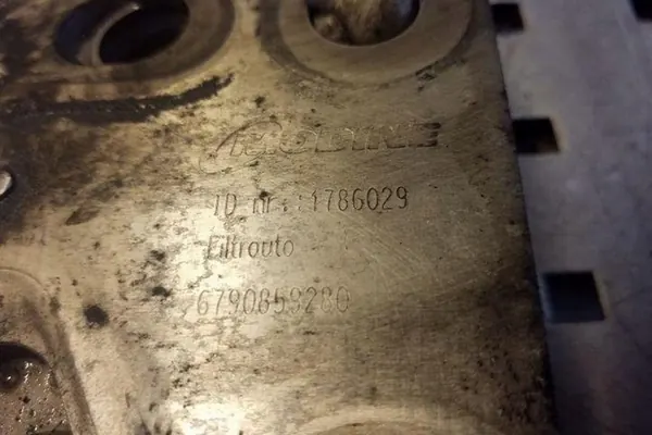 Oljefilterfäste FORD KUGA I 2.0L Diesel image 4