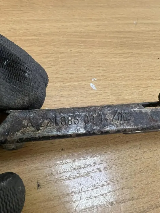 Främre höger stänkskärmsfäste OEM D5146 Mercedes S W221 image 4