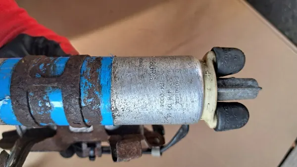 Brandstofpomp Mercedes W208 A0004780001 image 2