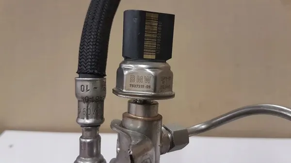 Brandstofrail BMW 1 E87 1.6 756247403 image 2