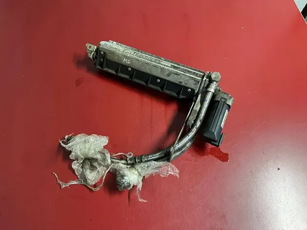 2008 BMW M6 Radiateur d'huile de transmission 7838937 image 2