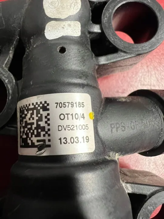 BMW X3 G01 Termostat OEM 70579185 - Begagnad image 3