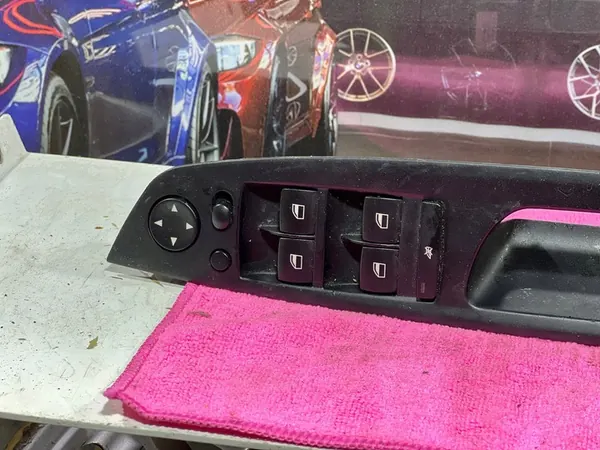 BMW E70 E71 E72 Raam Bediening Knop Bestuurderszijde 9218044 image 2
