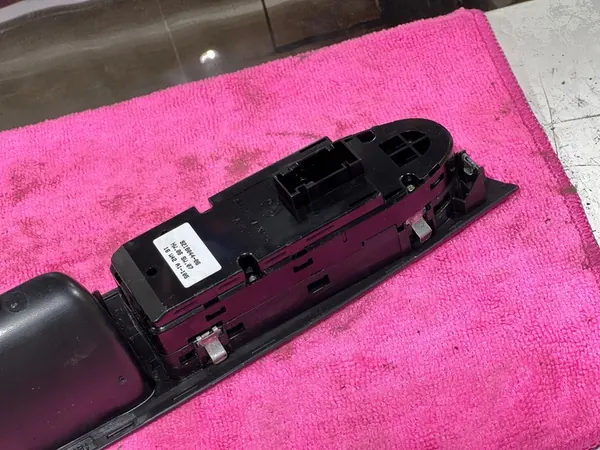 BMW E70 E71 E72 Raam Bediening Knop Bestuurderszijde 9218044 image 3