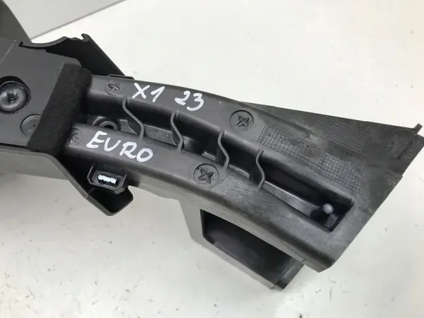 BMW X1 U11 middenconsole armsteun OEM 5824240 image 6