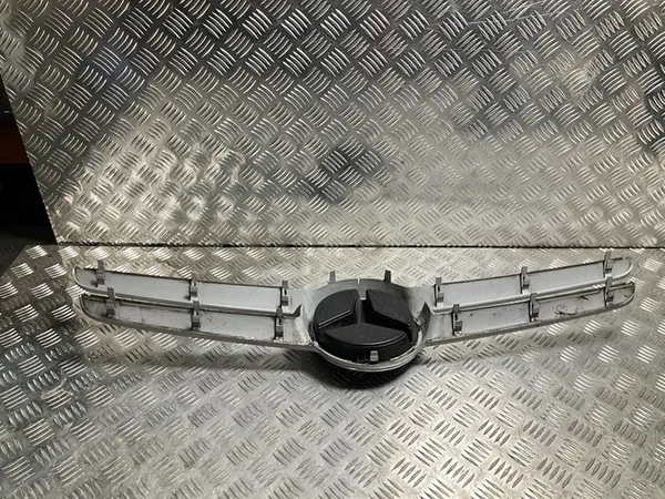 Grille de Pare-chocs Avant Mercedes C-Class W205 image 2