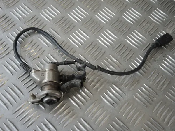 Inyector AdBlue usado OEM 7P5131113E para Porsche Cayenne image 2